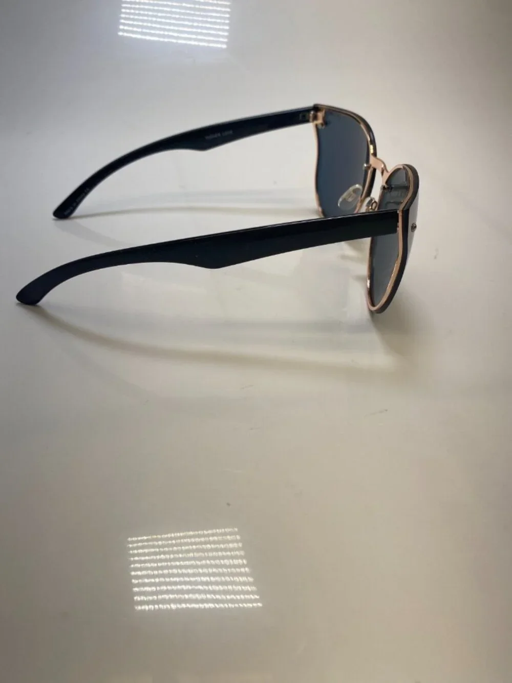 Q/A Quay Australia  Higher Love Mirror Lens Rimeless Rose Gold Sunglasses